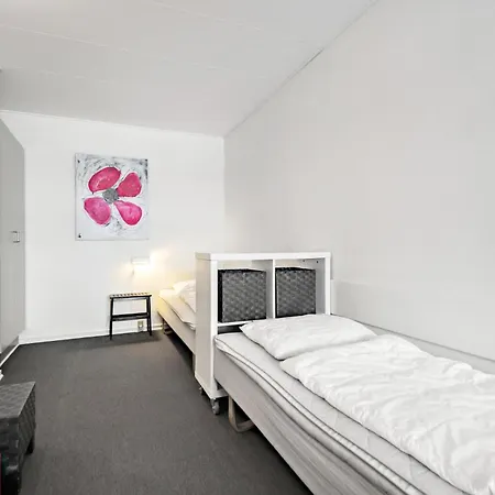 Bad, Lejl, 110 Apartment *