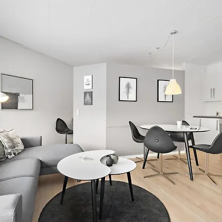 Apartment Bad, Lejl, 110