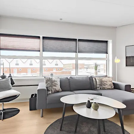 Apartment Bad, Lejl, 110